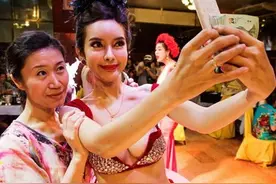 泰国人妖表面光鲜 实际却活不到40岁（泰国人妖）图片