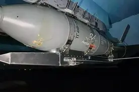 惊天动地的震撼！俄军投下人类有史以来第一枚 FAB-3000 重型航弹图片