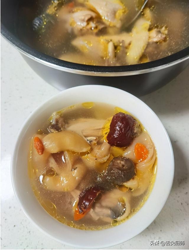 花胶榴莲煲鸡汤功效 2026年花胶榴莲煲鸡汤功效与禁忌