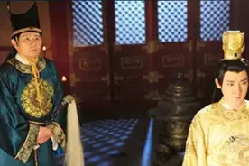 朱允炆逃出南京时，看到朱元璋的密旨痛哭：早知如此，朱棣必败图片