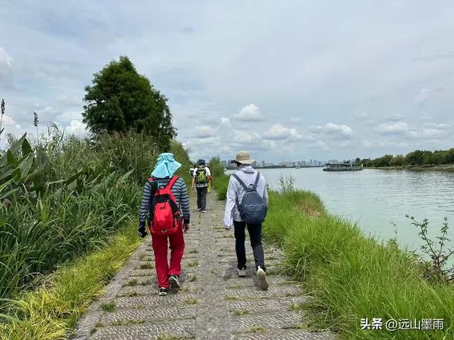 周末徒步，爬西山、走千步岩、过东风坝，我们在山水间快乐行走
