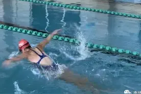 蝶泳验证基本功过关的金标准，正确的波浪无臂蝶25米30秒完成图片