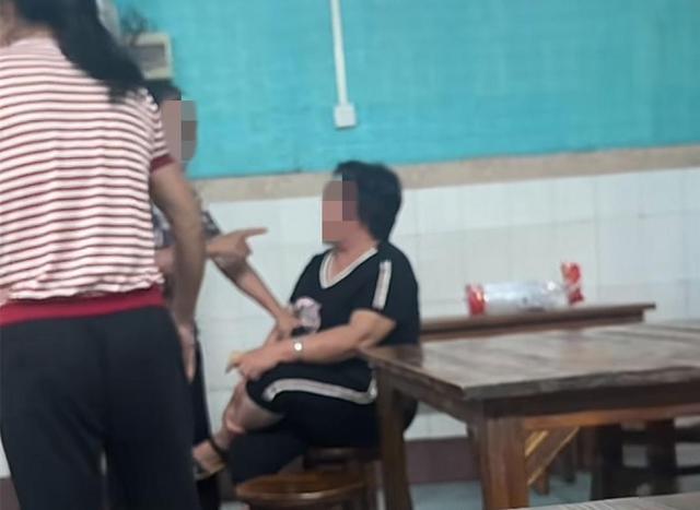 广西：相亲来两桌人花3800，男方发现女孩是已婚，把媒人拉去游街