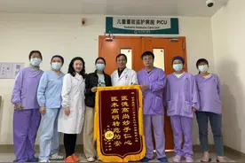 307个小时与“死神”极速劲跑 四岁重症肺炎女童转危为安图片