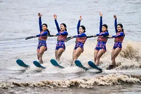 赏心悦目！刷屏啦！！！快来成都新津一起观看“水上飞人”→图片