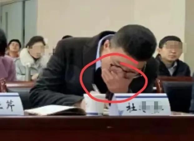 浙大35岁博导坠楼身亡！跳楼前接神秘电话，考核标准太残酷。
