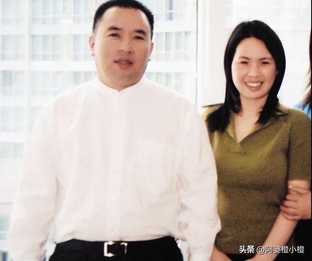 赖昌星妻子曾明娜现状，独居3000平老宅，做饭弄花草活成人生赢家