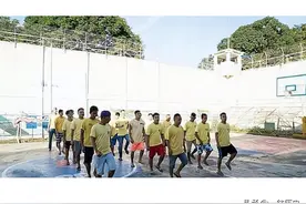 菲律宾黎刹监狱：男女混寝一起生活，坐牢期间还能恋爱生子图片