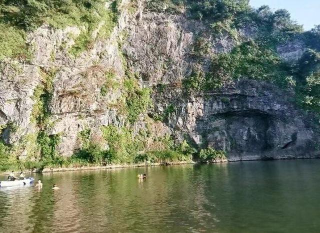 山水间的清凉乐园！岫岩鲶鱼洞受热捧