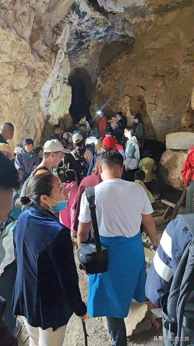 山西阳泉发现一处山洞，洞口阴森诡异，内部犹如一个玄幻空间