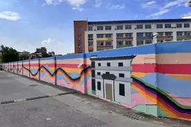 锐评丨帮老人改手机套餐？暑假“进村”，是最接地气的社会实践图片