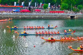 河南省第十三届中华轩辕龙舟大赛（淅川站）燃情上演 龙舟竞渡破浪行 一桨千年楚韵存图片