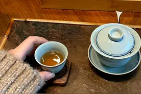 【适合喝茶时发的朋友圈文案】人间总有一两茶 ，解我三百六十乏。图片