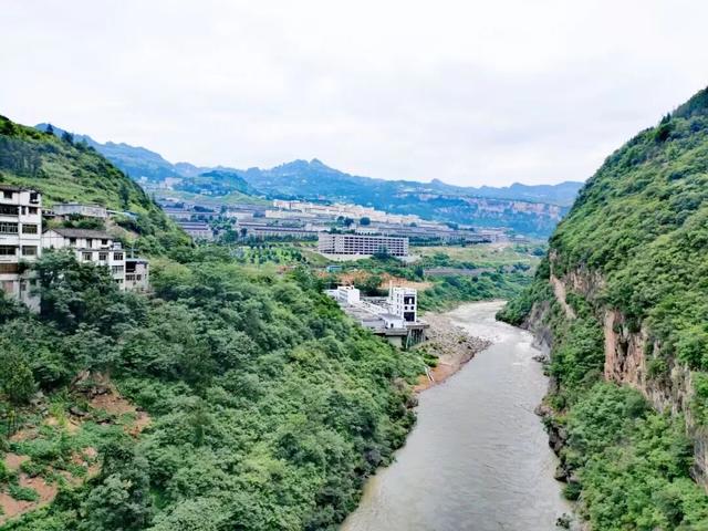 赤水河川黔边界（上）：三县（市）交邻两河口