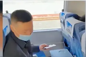 嚣张男子高铁霸占座位，拒绝让靠窗女子入座，叫嚣：我可是大律师图片