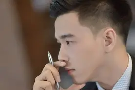 天要“塌”了！霸总短剧盯上50岁人群，网友：我妈看完天天要离婚图片