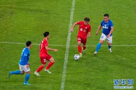 “多彩贵州”（县域）男子足球联赛省级总决赛贵阳上演图片