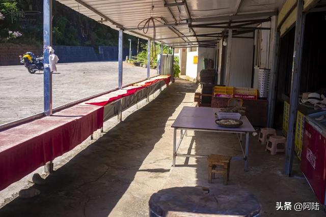 “多点真诚，少点套路”，丽宁十八弯旁的两个观景台让人心生感慨