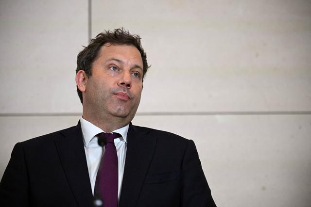 禁止所有中国外交官入境，不让两岸统一，这个国家比美国还要嚣张