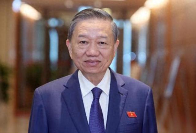 中越刚定下车同轨，只有中国能搞定的南北高铁，越南要拱手让人？