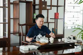 从放贷小哥到装修老总，这个东北人勇闯柬埔寨，喝倒半个金边图片