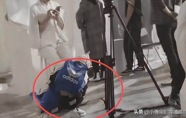 浴缸陪睡、跪地服务、洗内裤擦马桶，给明星当员工有多难