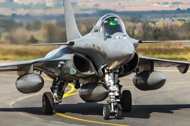 暗藏玄机！印尼靠歼10c把美国脸打肿？中国军工完虐西方的3大底气