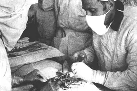 苏联医生阿洛夫在延安图片