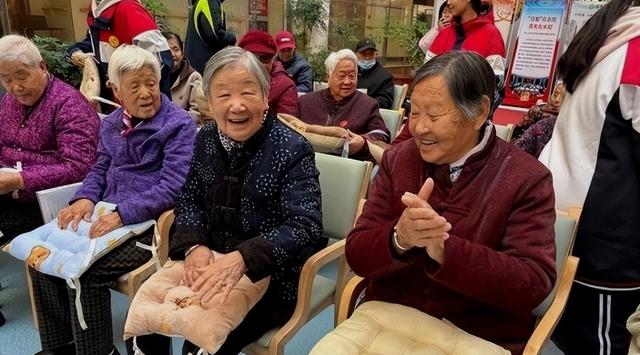 中国将迎来前所未有的死亡高峰，专家得出答案：主要3个因素导致