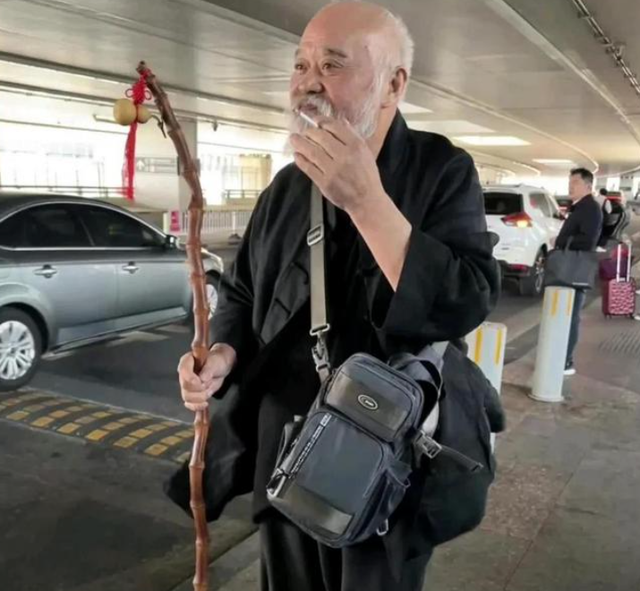 70岁的李琦：曾每天2包烟，顿顿8两酒，跟去世前的杨少华如出一辙