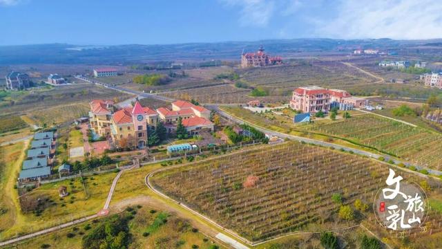 这条「五彩斑斓」的赏秋路线，把秋天都打包给你了！