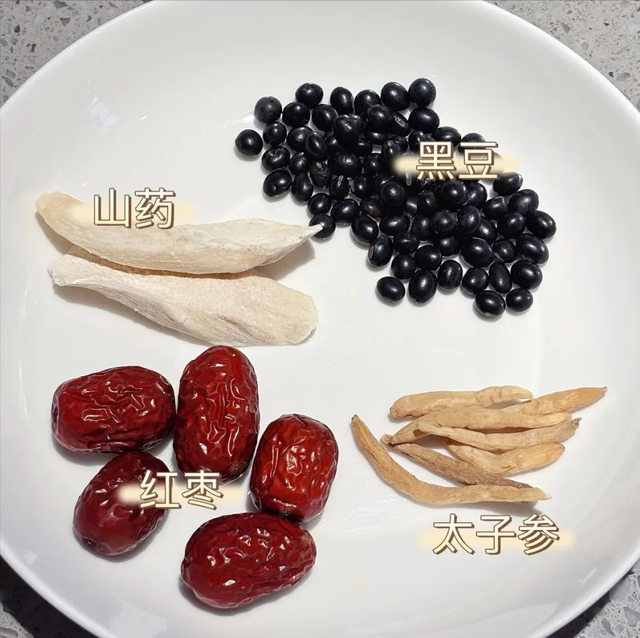 吃红枣有讲究！4类人慎吃，这3款茶饮方，补气血还能助睡眠