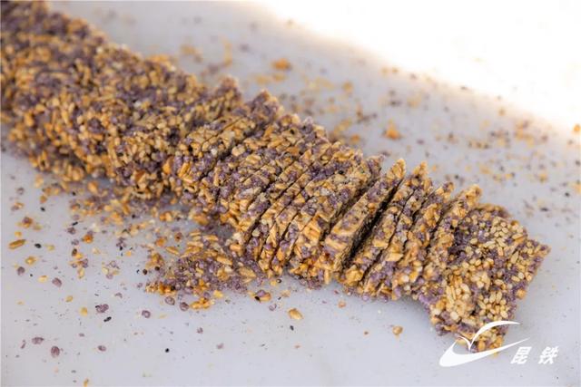 金叶映古驿!妥乐千年诗意,此刻正当赴