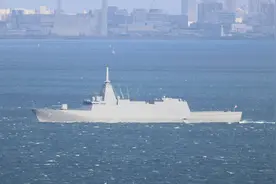 军舰技术先进但战力低下，日本的海上作战能力，已经被美军带歪了图片