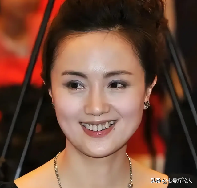 距春节不到2月，52岁辛柏青高调传出喜讯	，朱媛媛终于可以放心了