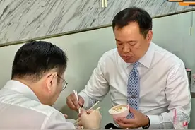 安利中餐厅！泰国副总理阿努廷赴唐人街品尝潮汕卤鹅图片