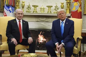 内塔尼亚胡送特朗普“金色传呼机”，暗藏深意图片