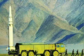 解放台湾时若美军介入，解放军海陆空各需出动多少兵力？图片