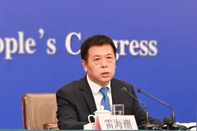 两会现场|5200字，21个数据，全程脱稿的国家卫健委主任说了啥？图片