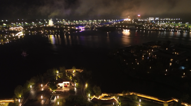 垫江三合湖湿地公园灯饰升级，三种灯光模式解锁夜间新玩法！
