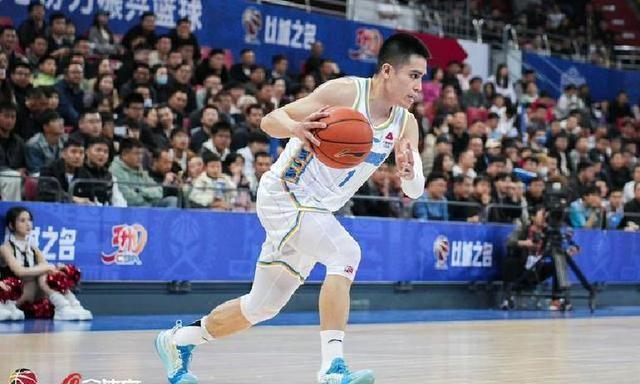 北京首钢大胜天津男篮，翟晓川21+7，陈盈骏回归，三国手观战！