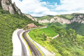 邯郸：深山里铺就“致富路”图片