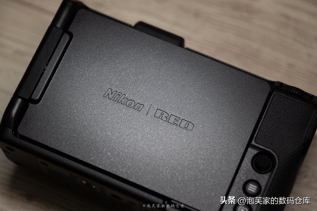 1万3的入门电影机 就能拥有RED 尼康ZR体验 和FX3比你选谁呢？