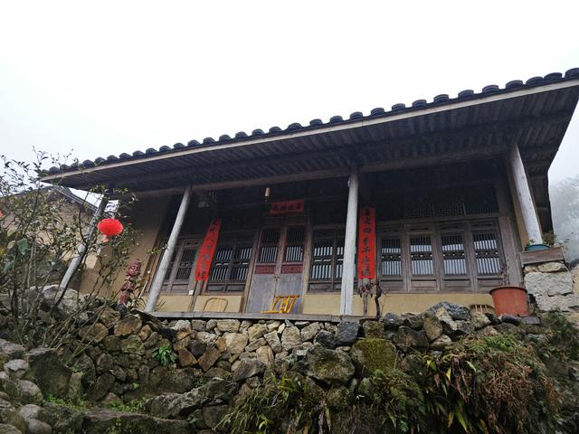 矿工们建造的家园，藏在深山中