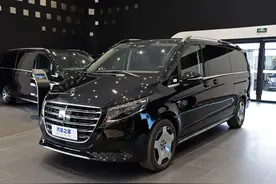 奔驰V级/威霆：2.0T+四缸+9AT，6、7、8、9座可选，还得是大奔驰图片