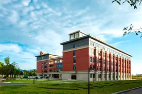 湖南医药学院和长沙医学院，选择哪所学校更好？听听老师怎么说图片