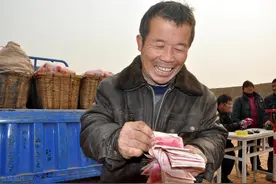 中央确定！缩小城乡养老差距，3个城市已见成效，你涨了多少？图片