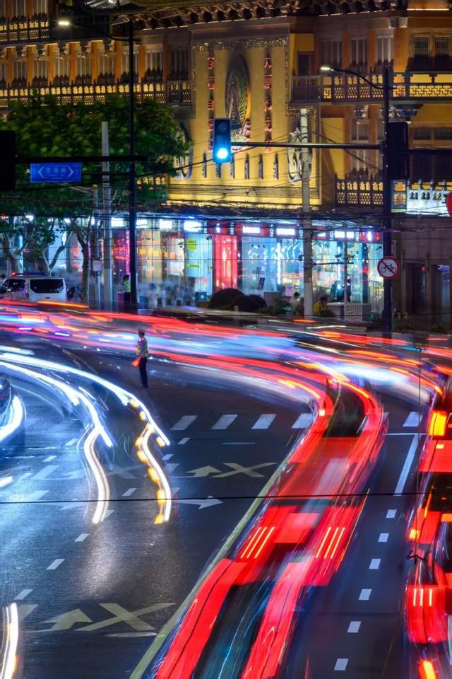 叮！你有一份上海秋日漫步地图待解锁→