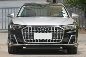 前脸六横十二纵！3.0T+8AT！裸车超150万！奥迪A8L霍希双色臻藏版图片