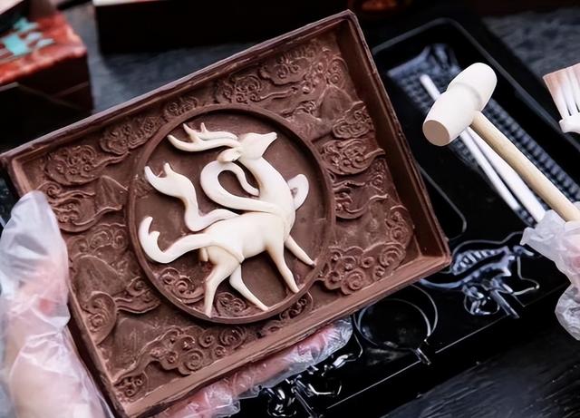 女朋友生日送什么礼物好？8款核弹级保命指南，附赠免死金牌